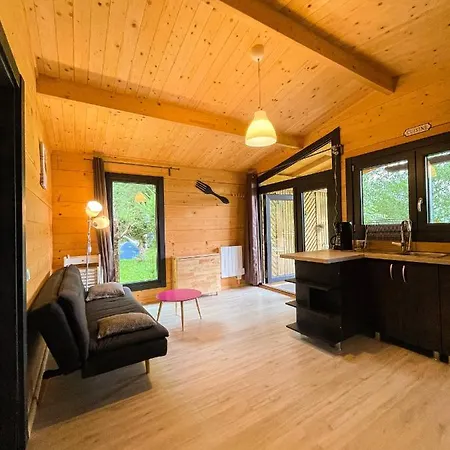 Chalet Nature Sur La Vallee De La Truyere Neuveglise Exterior photo